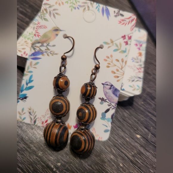 ⭐️3/$25⭐️🆕️ Round Bead Drop Earrings - Picture 2 of 3